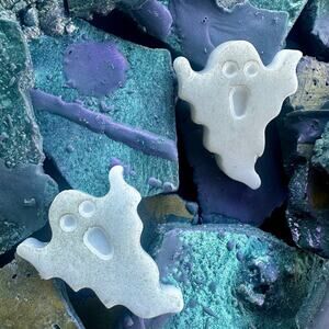 Apparitional Ambitions Wax Melt Brittle: Mint Nutmeg Geranium Rose Patchouli